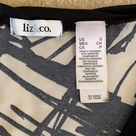 Liz & Co Crossover Blouse, Size Small, Black and White - Picture 4 of 8